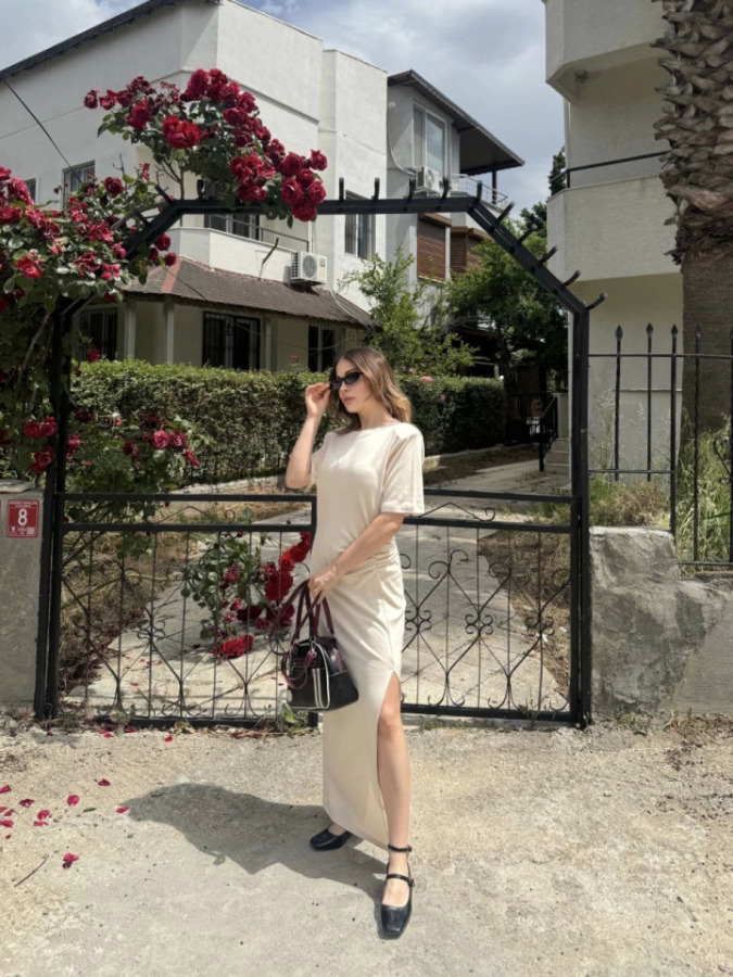 Kısa Kollu Uzun Yandan Yırtmaçlı Elbise - Beyaz - 4