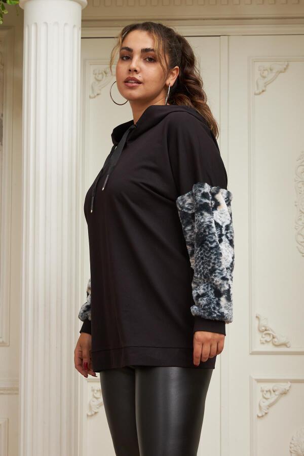 Kol Kürk Detaylı Büyük Beden Siyah Sweatshirt - 3