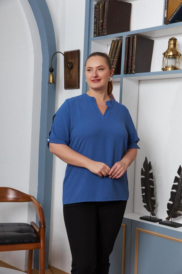 Kol Yırtmaç Detaylı Büyük Beden Bluz İndigo - 1