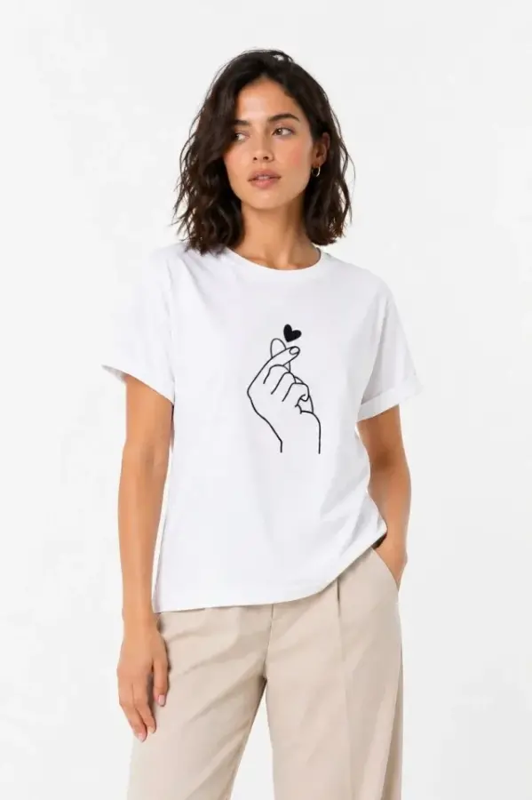Kore Parmak Kalp Aşk Temalı Minimal Baskılı Tişört Yazlık Kısa Kol T-Shirt - Beyaz - 4