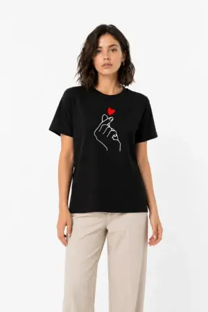 Kore Parmak Kalp Aşk Temalı Minimal Baskılı Tişört Yazlık Kısa Kol T-Shirt - Siyah - 3