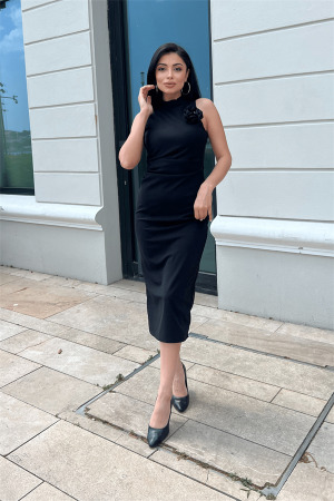 Krep Kumaş Büzgü Detaylı Sıfır Kol Kalem Elbise - SİYAH - Angelino Moda