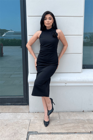 Krep Kumaş Büzgü Detaylı Sıfır Kol Kalem Elbise - SİYAH - Angelino Moda (1)