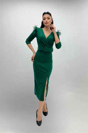 Krep Kumaş Omuzları Tüylü Yırtmaç Detaylı Abiye Elbise - ZÜMRÜT YEŞİL - Angelino Moda (1)