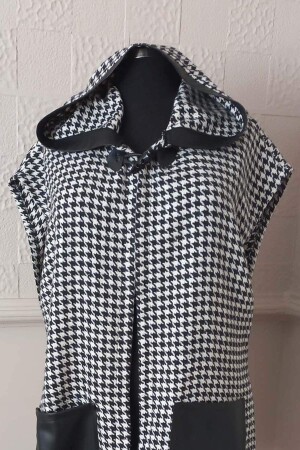 Houndstooth Plus Size Vest with Leather Pockets Black-White - 2