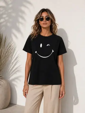 Minimal Gülümseyen Yüz Baskılı Tişört Kısa Kol Yazlık T-Shirt - Siyah - 2