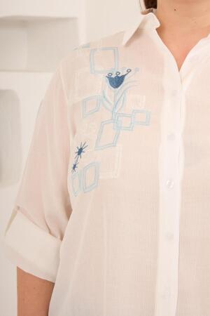 Nakış Detaylı Yanları Yırtmaçlı Büyük Beden Gömlek Ekru - 3