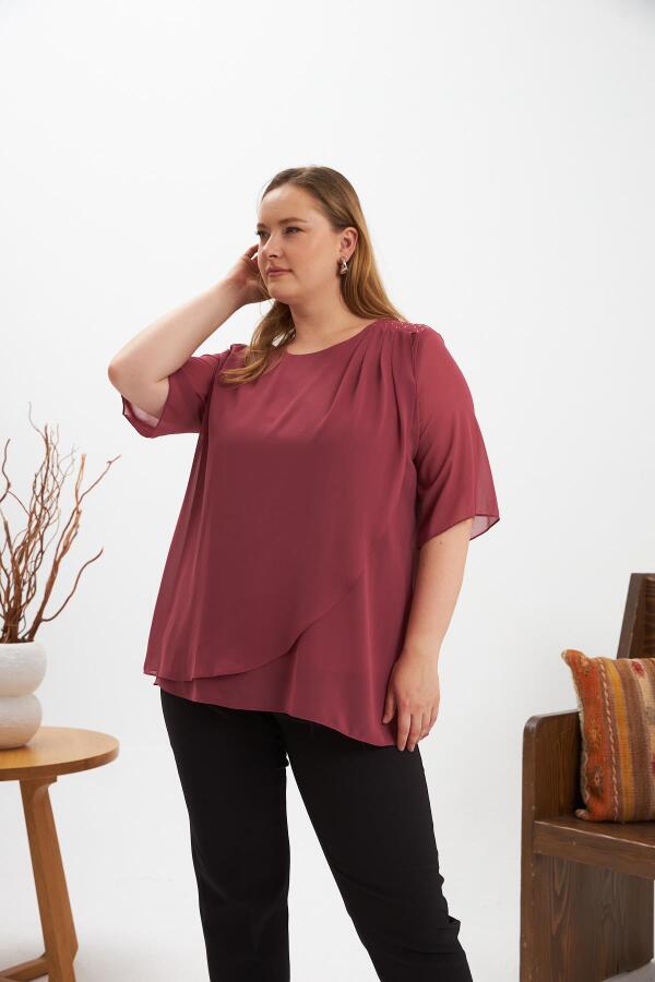 Omuz Taş Detaylı Asimetrik Kesim Büyük Beden Şifon Bluz Gülkurusu - 3