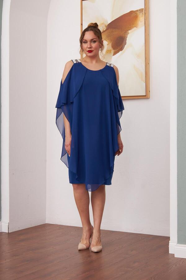 Omuz Taş Detaylı Şifon Büyük Beden Saks Elbise - 1