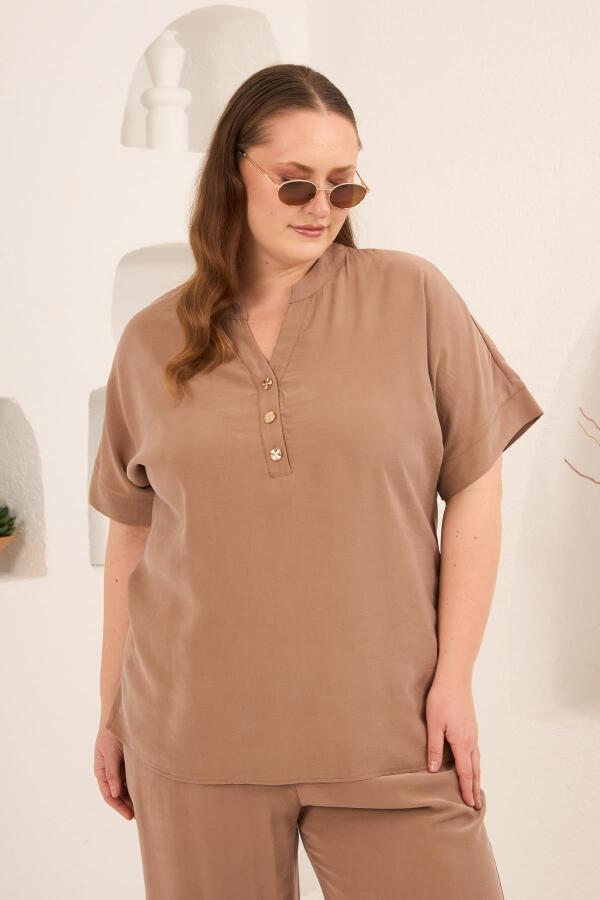 Ön Düğmeli Büyük Beden Modal Bluz Camel - 2