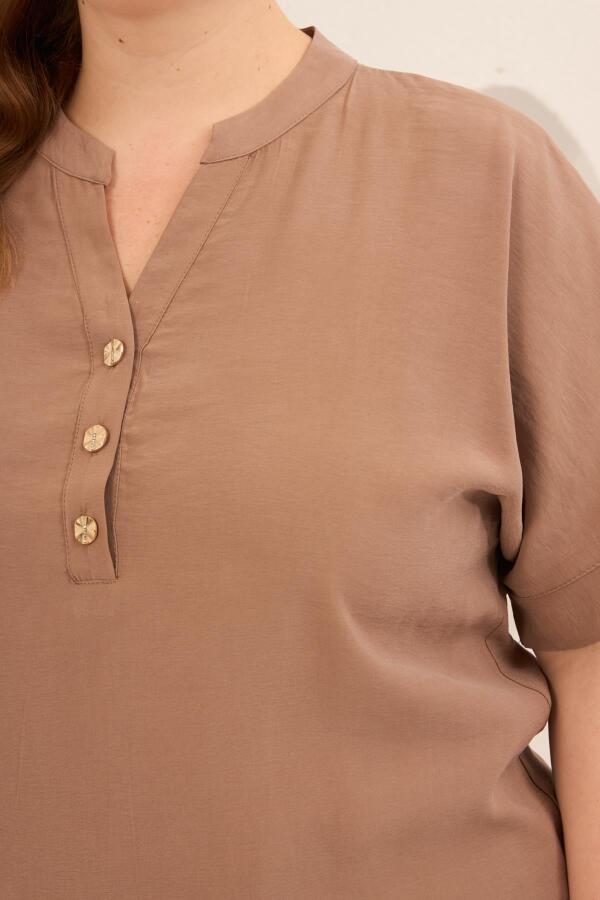 Ön Düğmeli Büyük Beden Modal Bluz Camel - 3