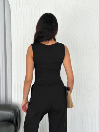 Osy Modal Yumuşak Dokulu Kumaş Bisiklet Yaka Sıfır Kol Bluz Omuz Toka Aksesuar Detaylı - Siyah - 2