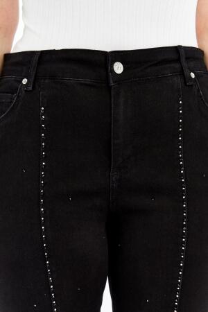 Paça Yırtmaçlı Taş Detaylı Büyük Beden Kot Pantolon Siyah - RMG (1)