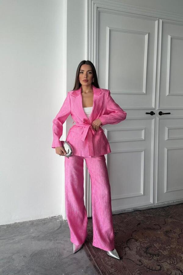 Pembe Beli Kuşaklı Ceket Ve Pantolon Parlak Takım - 1