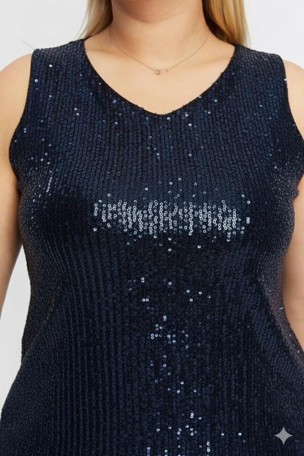 Pul Payetli Büyük Beden Sıfır Kol Lacivert Bluz - 2