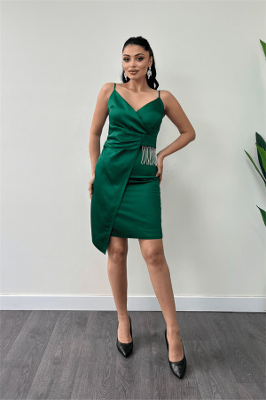 Saten Kumaş Boncuk Detaylı Elbise - ZÜMRÜT YEŞİL - Angelino Moda