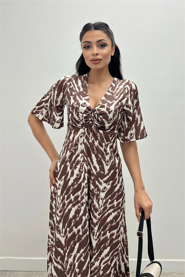 Saten Kumaş Göğsü Büzgü Detaylı Elbise - KAHVERENGİ - 2