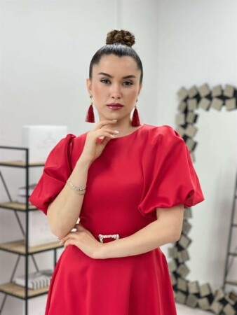 Saten Kumaş Kemer Detaylı Midi Elbise - KIRMIZI - 4