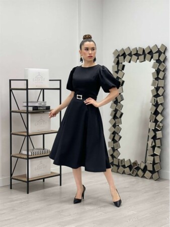 Saten Kumaş Kemer Detaylı Midi Elbise - SİYAH - Angelino Moda