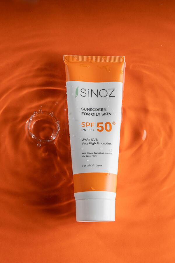 Sinoz Yağlı Ciltlere Özel Aydınlatıcı Yüksek Korumalı Yüz Güneş Kremi SPF50+ / PA++++ - 3