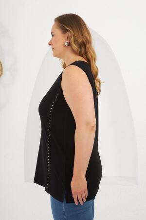 Taş Detaylı Büyük Beden Sıfır Kol Bluz Siyah - RMG (1)
