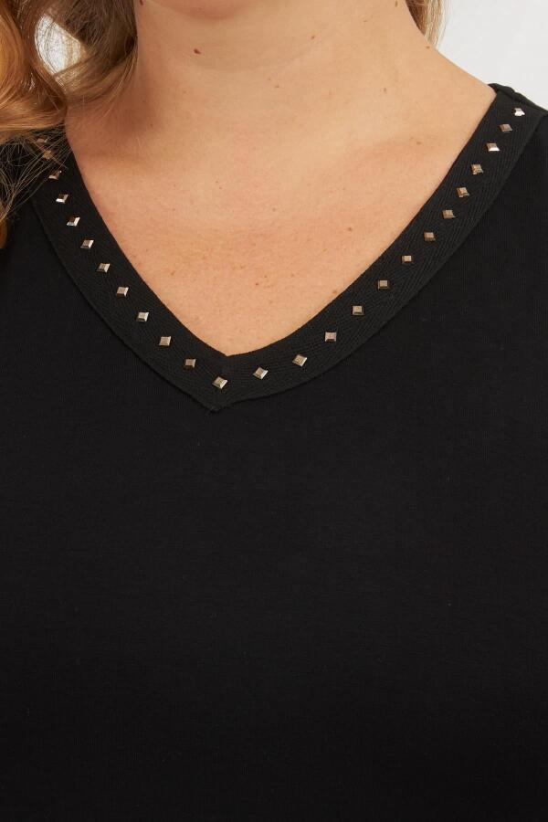 Taş Detaylı Büyük Beden Sıfır Kol Bluz Siyah - 3