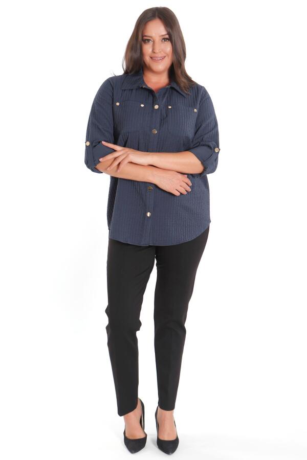 Trend42plus Büyük Beden Çıt Çıt Düğmeli ve Cep Detaylı Lacivert Gömlek - 4