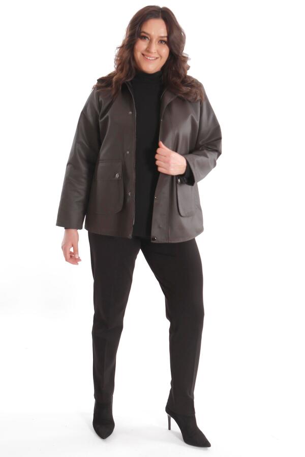 Trend42plus Büyük Beden Kadife Yakalı Çıt Çıt Düğme Detaylı Kahverengi Kaban - 2