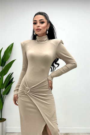 Triko Kumaş Eteği Toka Detaylı Elbise - KREM - Angelino Moda