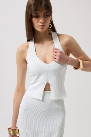 V Detay Dokulu Crop Bluz - 1
