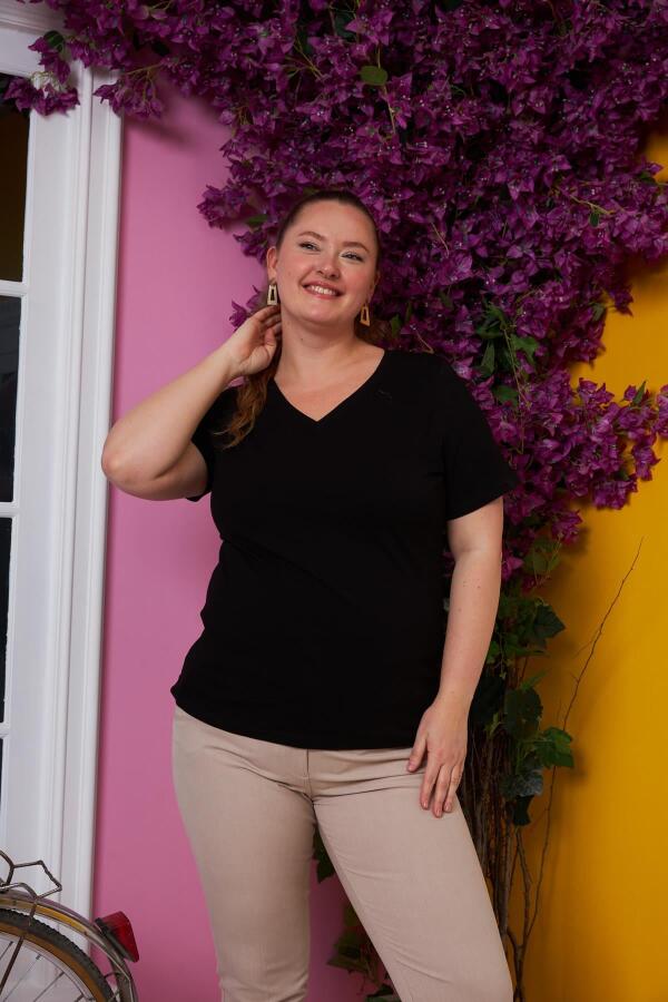 V Yaka Büyük Beden Siyah Tişört - 3