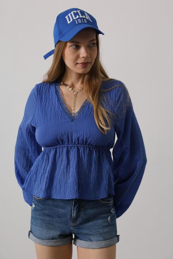 V Yaka Dantelli Bluz - Mavi - 3