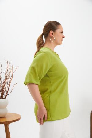 Volanlı V Yaka Kısa Kol Kadın Bluz Oliv - RMG (1)