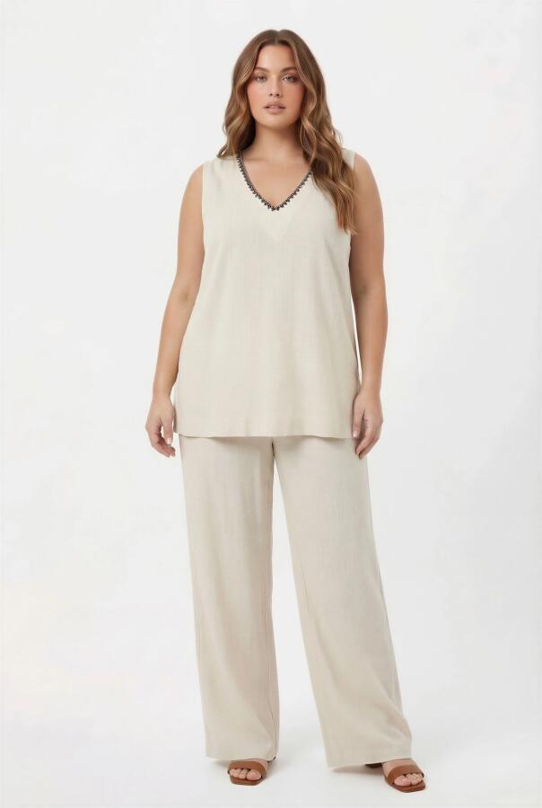 Yaka Boncuk Detaylı Kadın Büyük Beden Bluz Pantolon Takım Bej - 1