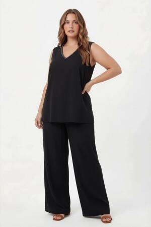 Yaka Boncuk Detaylı Kadın Büyük Beden Bluz Pantolon Takım Siyah - 3