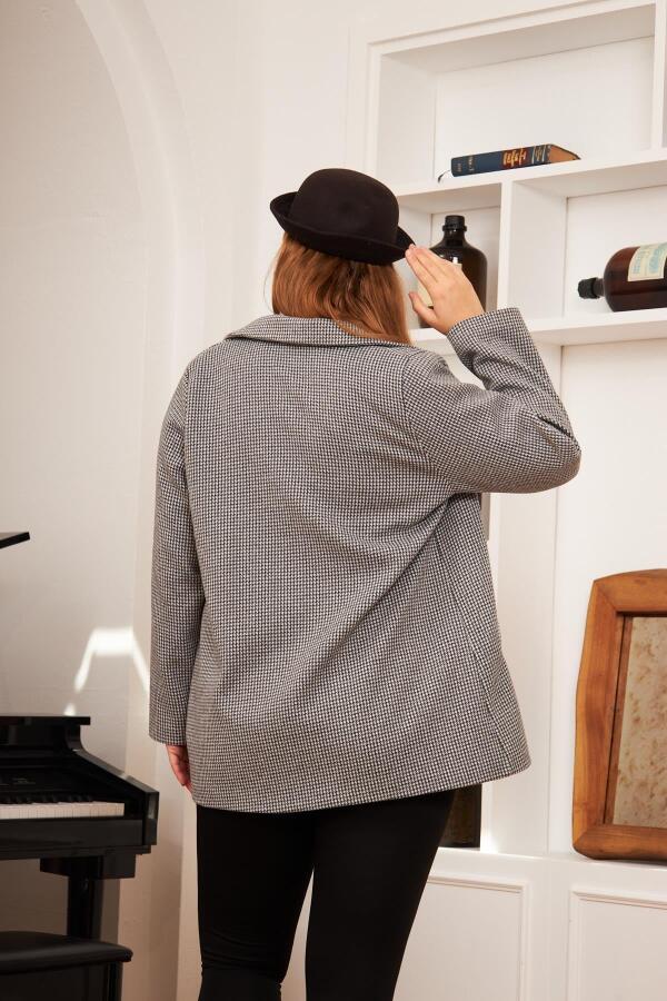 Yaka Detaylı Büyük Beden Gri Ceket - 4