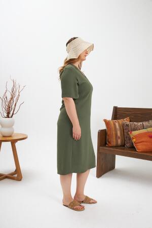 Yaka Detaylı Yırtmaçlı Büyük Beden Elbise Haki - 3