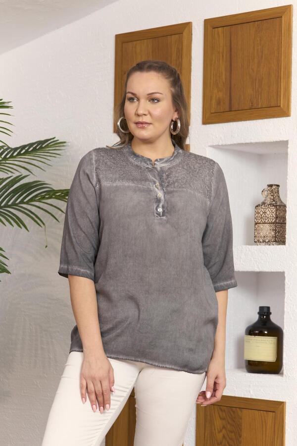 Yaka Pul Payet Detaylı Büyük Beden Füme Bluz - 1