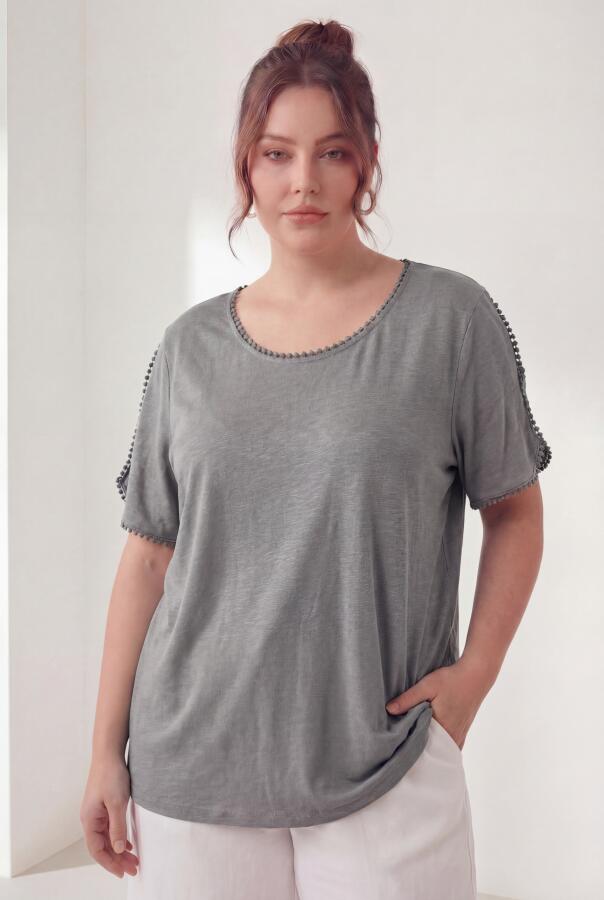 Yaka Ve Kol Güpürlü Kadın Büyük Beden Tişört Gri - 1
