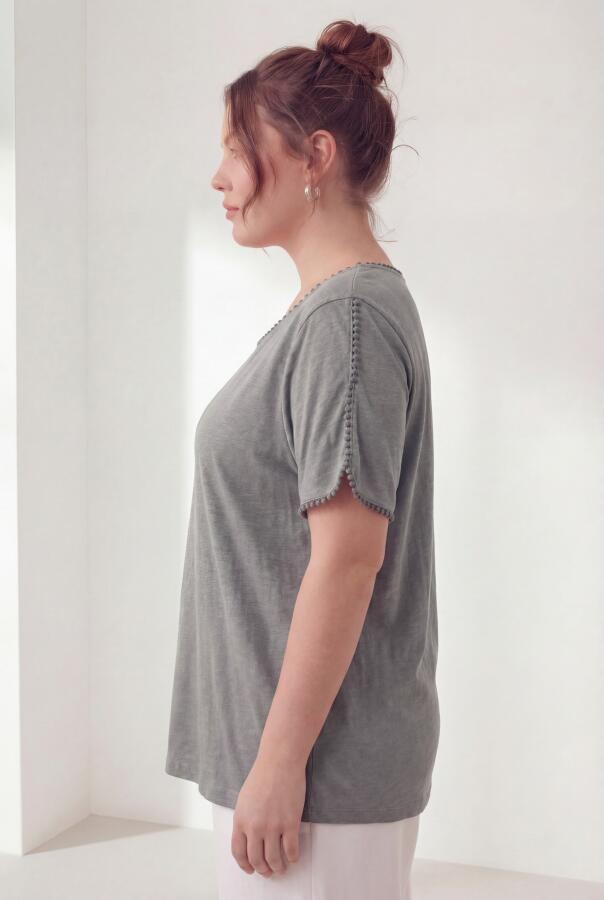 Yaka Ve Kol Güpürlü Kadın Büyük Beden Tişört Gri - 2