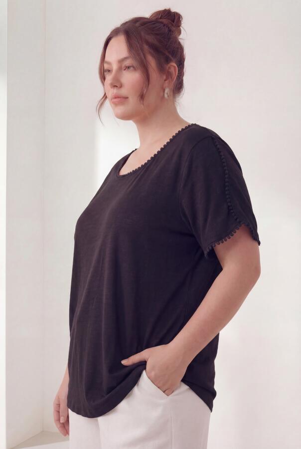 Yaka Ve Kol Güpürlü Kadın Büyük Beden Tişört Siyah - 2