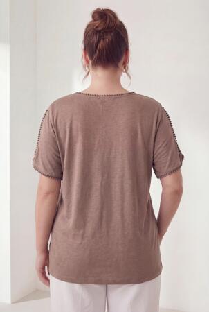 Yaka Ve Kol Güpürlü Kadın Büyük Beden Tişört Vizon - 4