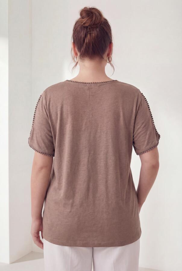 Yaka Ve Kol Güpürlü Kadın Büyük Beden Tişört Vizon - 4