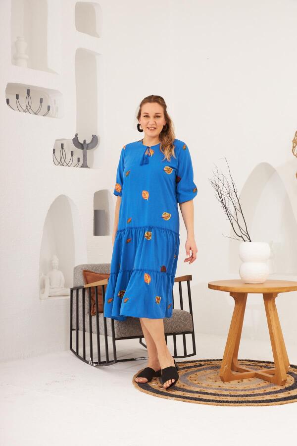 Yaka ve Nakış Detaylı Büyük Beden Elbise İndigo - 1