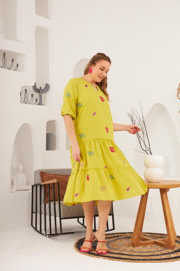 Yaka ve Nakış Detaylı Büyük Beden Elbise Olive - 2