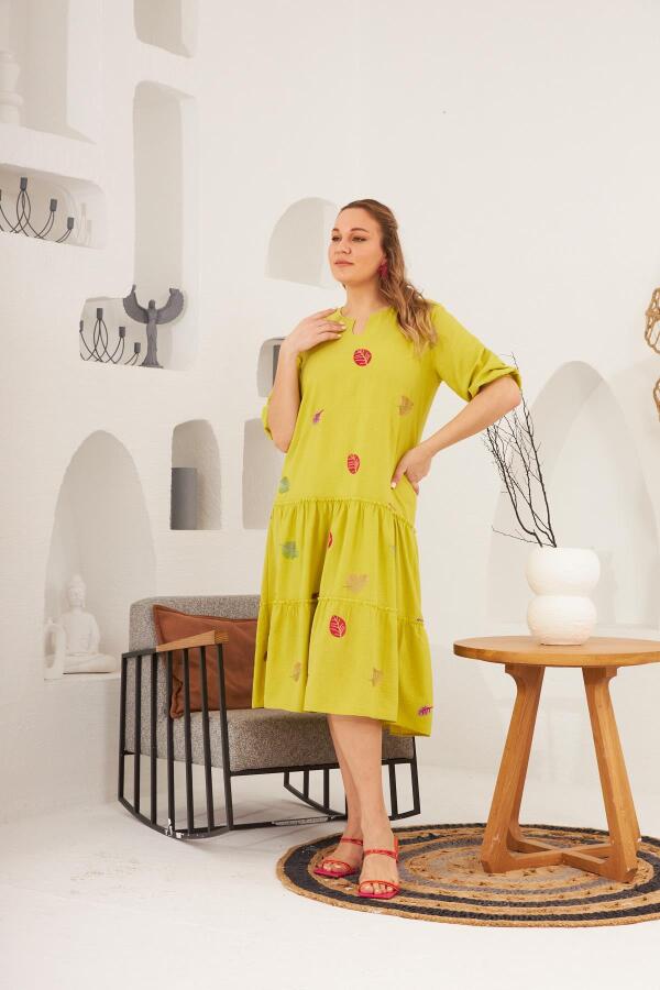 Yaka ve Nakış Detaylı Büyük Beden Elbise Olive - 4