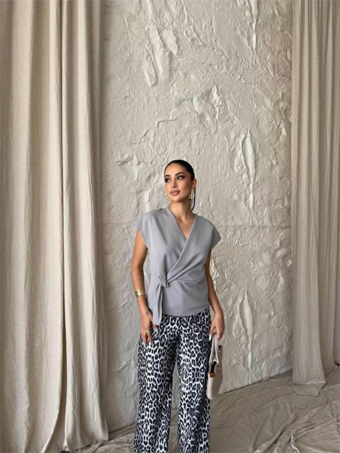 YANDAN BAĞLAMA DETAYLI KOLSUZ BLUZ - Gri - 3