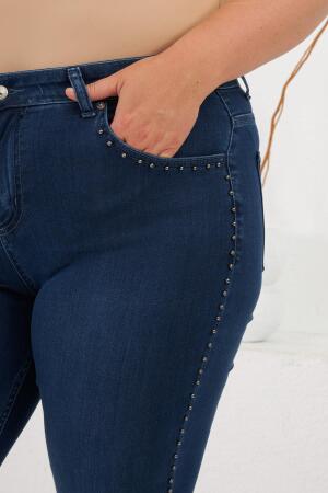 Yanları Taş Detaylı İspanyol Paça Büyük Beden Mavi Kot Pantolon - 4